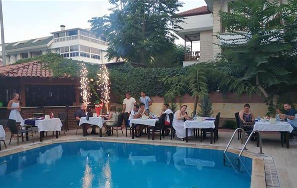 Agon Hotel ケメル エクステリア 写真
